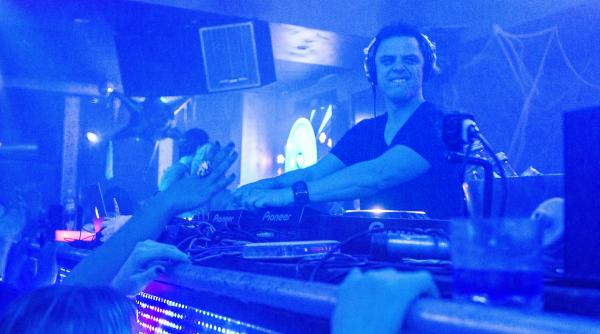 colectiv ecouri in strainatate