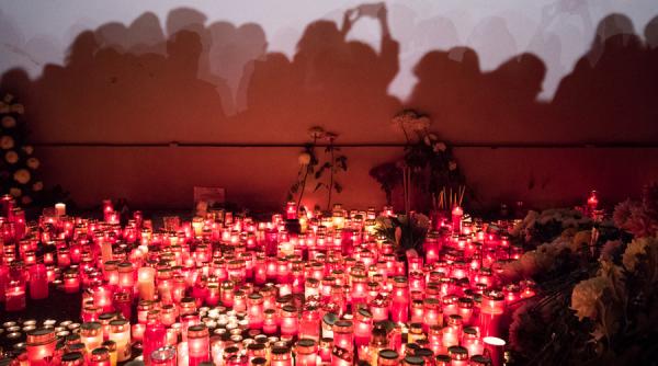 presedintele poloniei la locul tragediei de la club colectiv