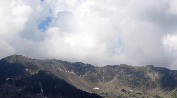 un turist accidentat in parang a fost salvat de salvamontistii din petrosani