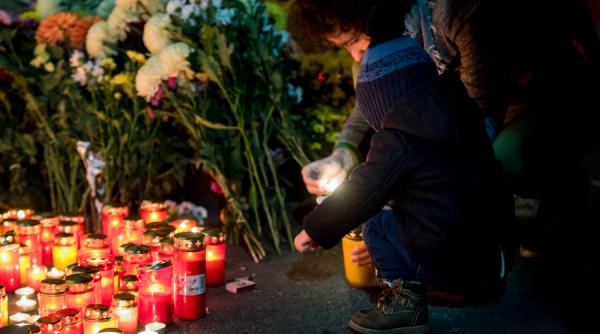 familiile mai multor victime de la colectiv fac un apel la decenta si discretie