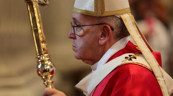 papa francisc transmite condoleante familiilor care si au pierdut pe cineva drag in incendiul de la clubul colectiv