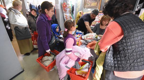 buticul anaf atrage sute de oameni zilnic cu pana la 75 reducere