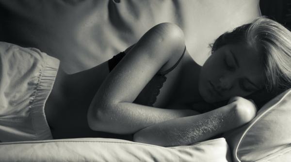 adevarul despre somn cate ore ar trebui sa dormim in realitate