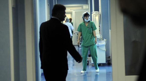 situatia pacientilor arsi internati la spitalul militar 2 pacienti la terapie intensiva