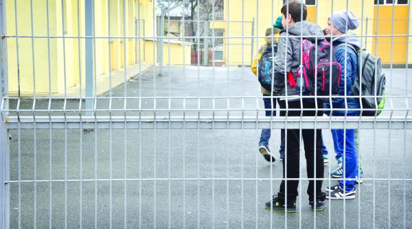 isu nu poate inchide scoli primariile dorm