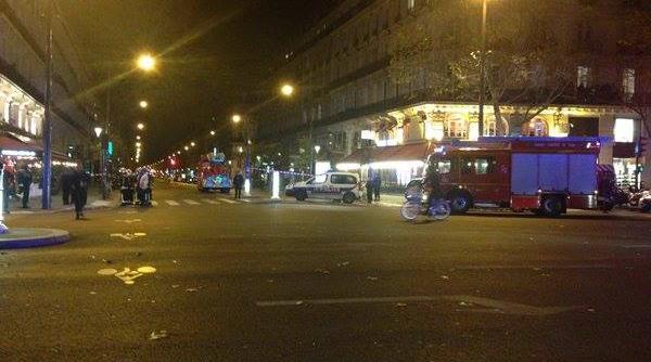 atentate la paris circa 140 de persoane au fost ucise in atacuri oficialitate din primarie