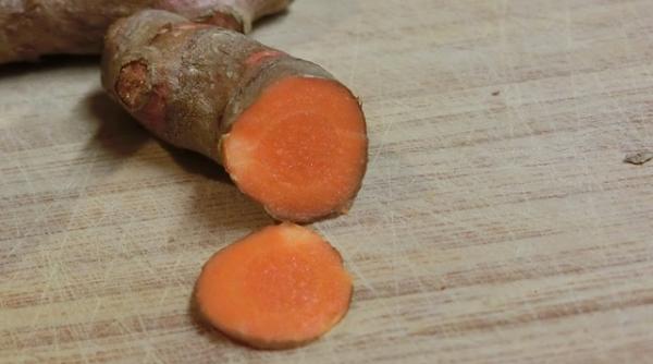 smoothie ul cu turmeric delicios si antioxidant