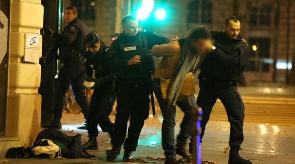 atentate la paris cine sunt cei cinci atacatori identificati pana in prezent