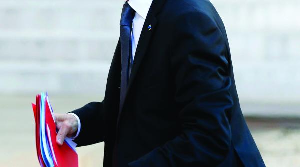 franta dupa atentate incep expulzarile