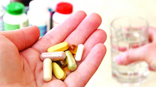 blonavii romani cu hepatita fug in india 12 000 de euro costa tratamentul si calatoria