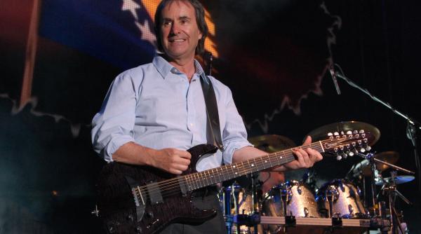 chris de burgh transmite un mesaj de sustinere familiilor victimelor tragediei din clubul colectiv