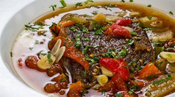 reteta zilei de joi saramura de crap de dunare doua retete romanesti pe gustul tau