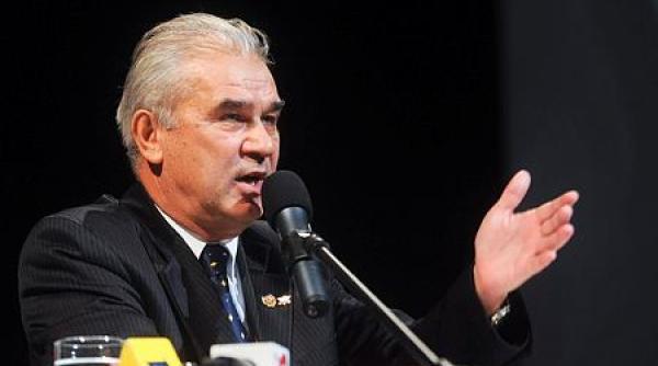 fotbal selectionerul anghel iordanescu si a prelungit contractul cu frf pana la finalul euro 2016