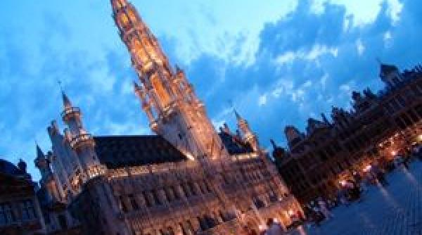 belgia ridica la nivel maxim alerta terorista pentru bruxelles