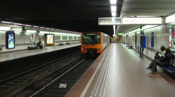 metroul din bruxelles inchis sambata dupa ridicarea la maxim a nivelului de alerta terorista