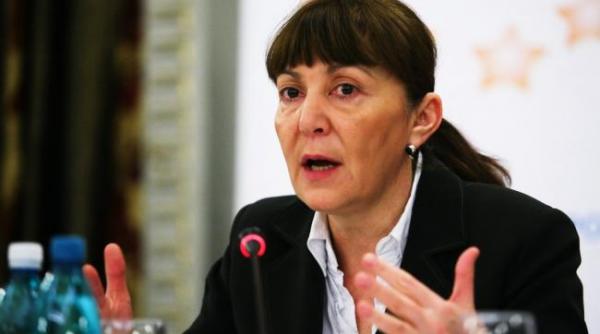 monica macovei ii cer ministrului curaj sa aiba curajul sa i retraga titlul de doctor lui victor ponta