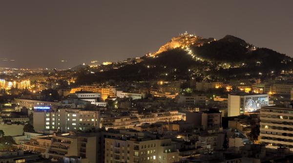 explozia unei bombe in fata birourilor federatiei elene de afaceri la atena