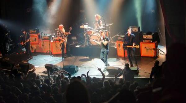 trupa eagles of death metal vrea sa fie prima care concerteaza la redeschiderea salii bataclan