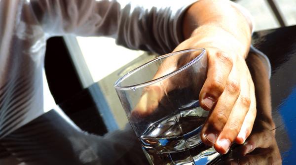 incep sa bea la 14 ani