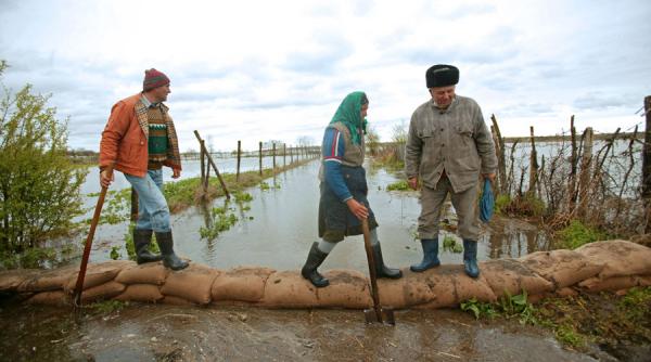 avertizare hidrologica cod portocaliu de inundatii pe raul crisul negru din judetul bihor pana la ora 18 00