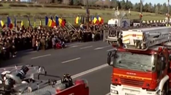 un barbat a fost prins de spp isti cu o arma cu gaze langa tribuna oficiala