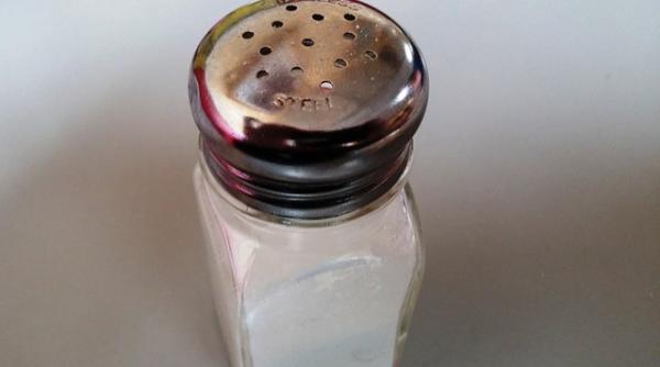 new york ul a introdus avertizari cu privire la continutul de sare al mancarii din meniurile restaurantelor