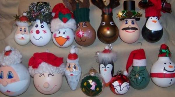 idei de decor globuri ornamentale din becuri uzate