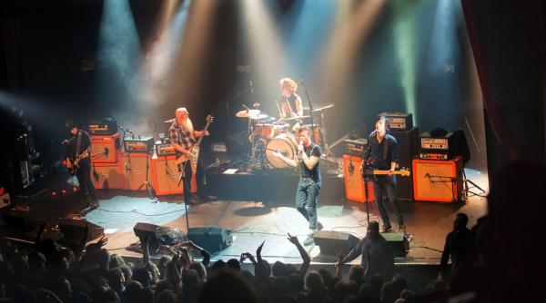 video eagles of death metal si u2 vor concert eveniment la paris