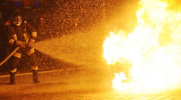 barbat mort intr un incendiu izbucnit in locuinta sa