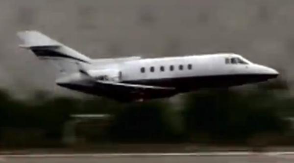 video un avion de mici dimensiuni a aterizat fortat pe burta in palm springs