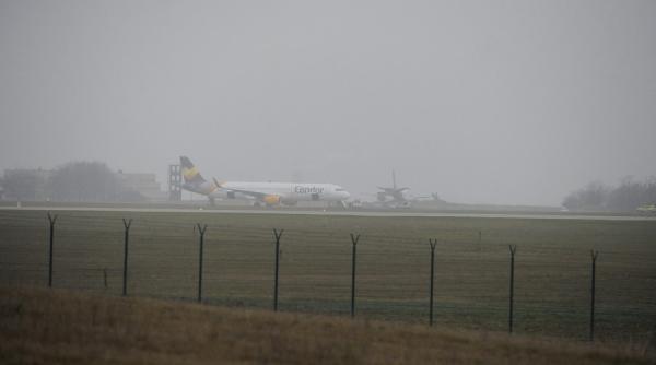 un avion a aterizat de urgenta la budapesta din cauza unei amenintari cu bomba