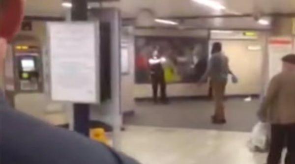 atacul cu cutit de la metroul londonez familia alertase politia cu 3 saptamani in urma ca agresorul suferea de tulburari mintale