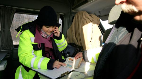 un sofer aramas fara permis dupa ce a condus cu 203 km h pe a1