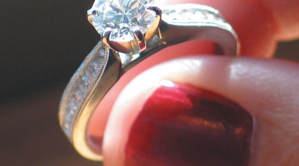 stralucirea diamantelor matuita