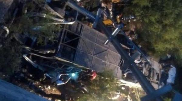 tragedie in argentina un autobuz cu ofiteri ai politiei de frontiera s a prabusit intr o rapa 30 de morti