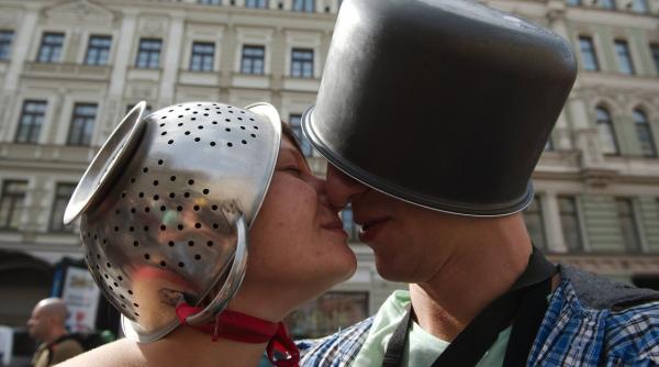 biserica monstrului zburator din spaghete va putea oficia casatorii