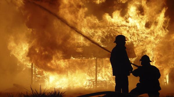 incendiu la un complex de locuinte sociale din vaslui