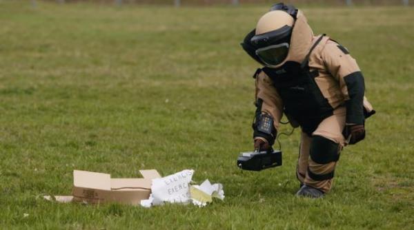 recipient suspect descoperit la bocsa se pare ca avea ceva exploziv