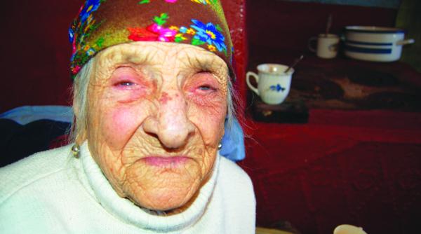 fenomenul de 107 ani de la bosia iasi daca m a durut capul am pus cartofi cu spirt