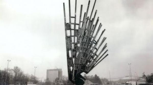 transportul monumentului aripi amanat din motive tehnice prima piesa ajunge in capitala marti dimineata