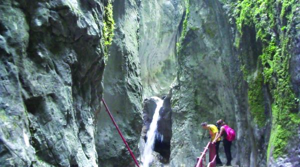 canionul din masivul piatra mare