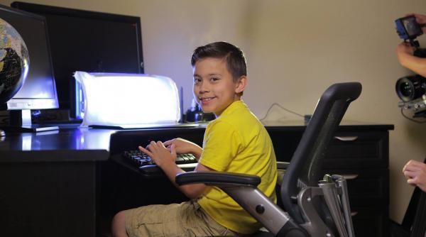 pustiul de noua ani care castiga un milion de dolari pe an parintii lui nu mai muncesc