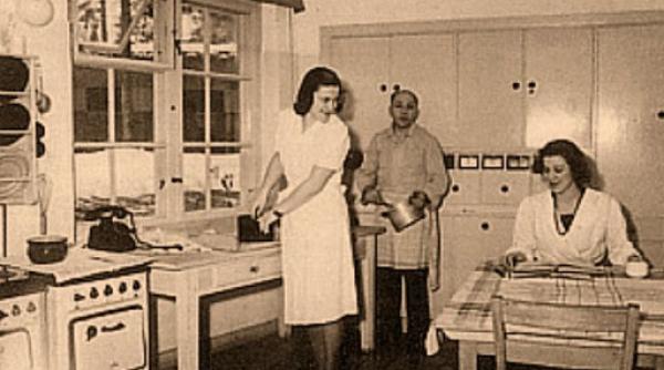 originile romanesti ale bucataresei lui hitler ion antonescu i a recomandat lui hitler pe una dintre bucatarese