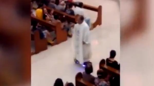 video originalitatea unui preot catolic a fost sanctionata de superiorii lui