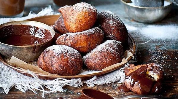 reteta zilei de duminica gogosi umplute cu sos de vin