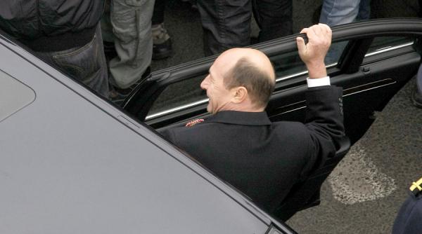 basescu il ataca dur pe consilierul prezidential dan mihalache