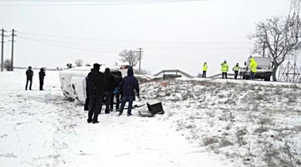 duba cu detinuti implicata intr un accident rutier