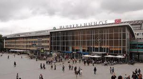 aproape 100 de agresiuni sexuale comise la koln luni noaptea