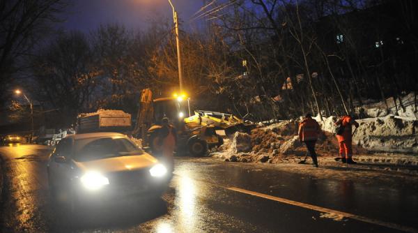 firmele de salubrizare din bucuresti amendate ca nu au curatat zapada