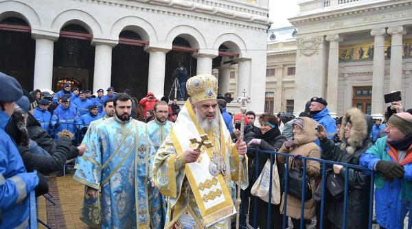 galerie foto patriarhul daniel intreaga natura este facuta pentru sfintire